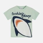 Hust&Claire groene T-shirt met haai 'looking sharp'